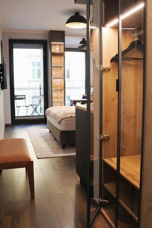 Boutique 108 - Old City, Luxury Apt. With A Garage Cracóvia Exterior foto
