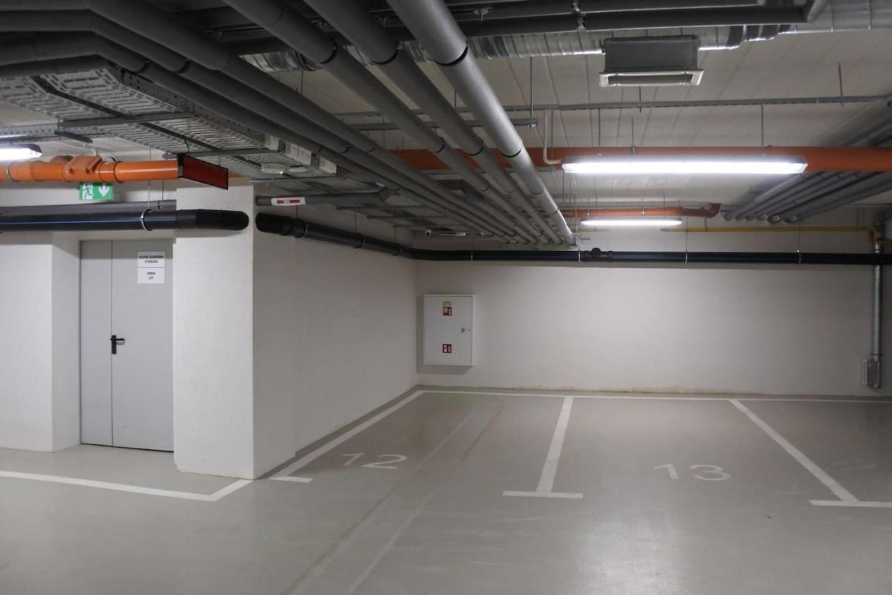 Boutique 108 - Old City, Luxury Apt. With A Garage Cracóvia Exterior foto